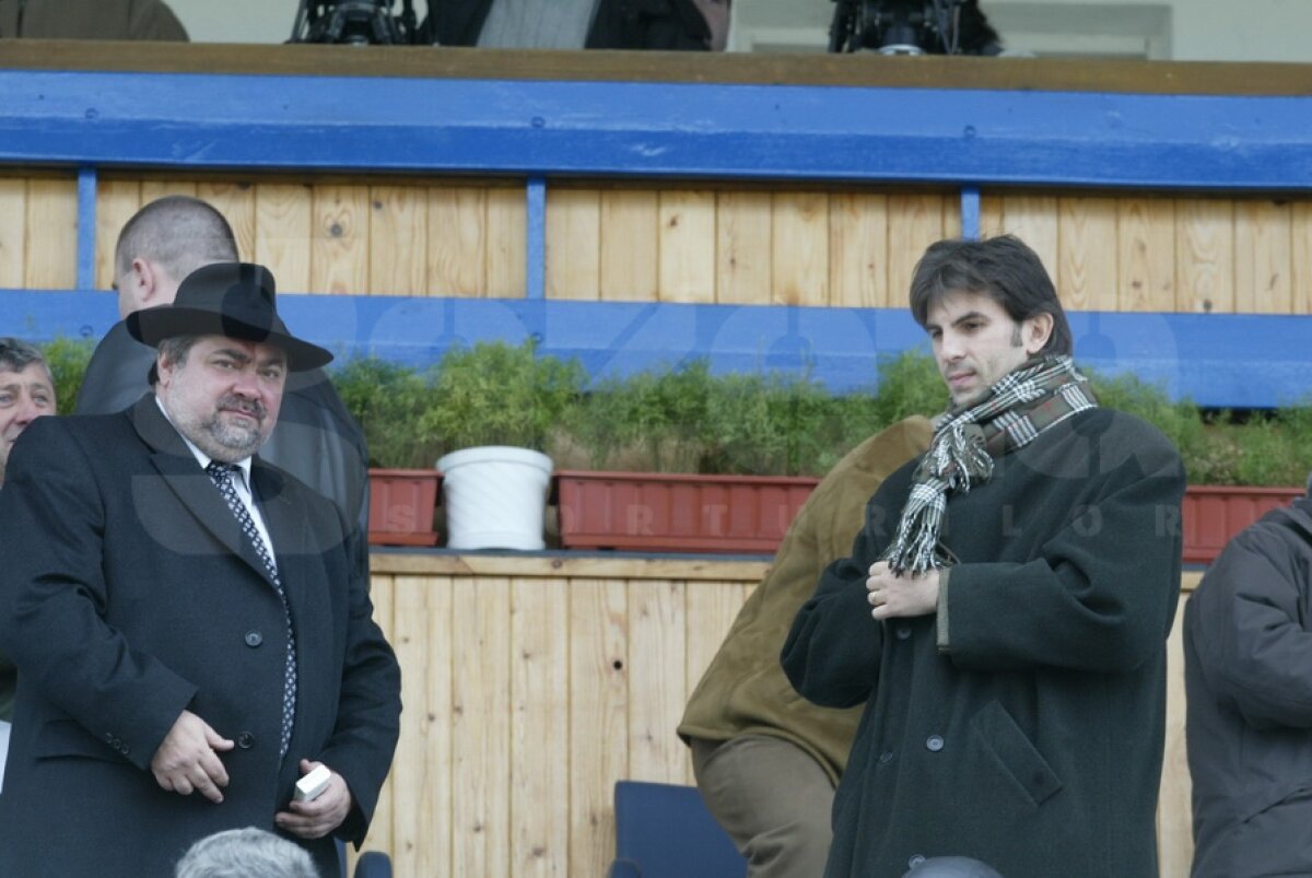 GALERIE FOTO » "Seche" dintr-un fotbal galben-albastru: "Sportul trebuie să fie adevăratul drog al tinerilor!"