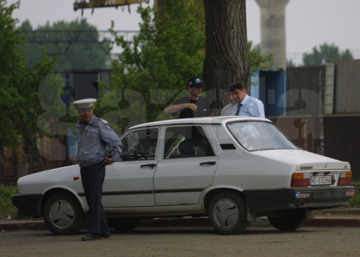 GALERIE FOTO » "Seche" dintr-un fotbal galben-albastru: "Sportul trebuie să fie adevăratul drog al tinerilor!"