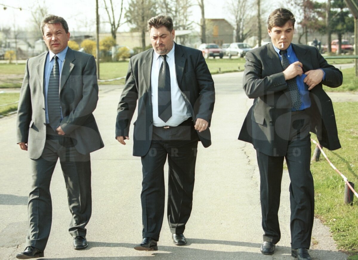 GALERIE FOTO » "Seche" dintr-un fotbal galben-albastru: "Sportul trebuie să fie adevăratul drog al tinerilor!"