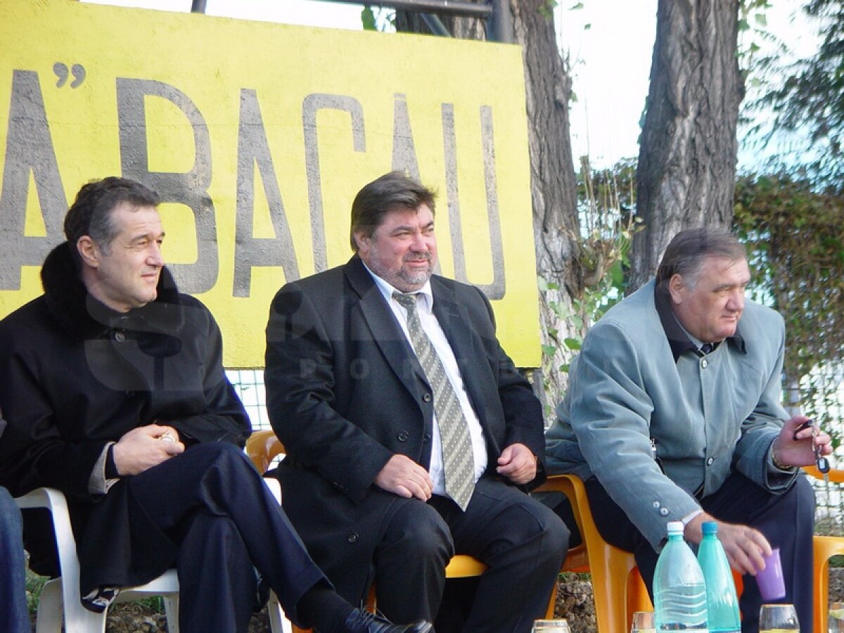 GALERIE FOTO » "Seche" dintr-un fotbal galben-albastru: "Sportul trebuie să fie adevăratul drog al tinerilor!"