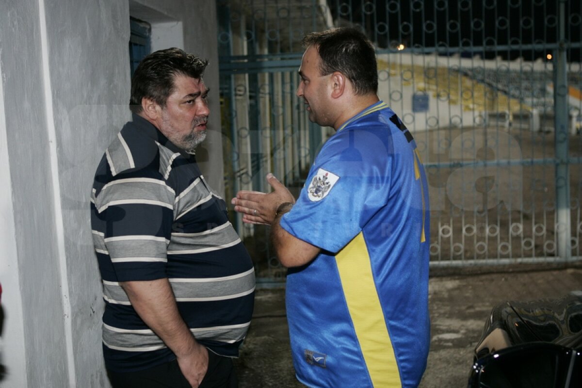 GALERIE FOTO » "Seche" dintr-un fotbal galben-albastru: "Sportul trebuie să fie adevăratul drog al tinerilor!"