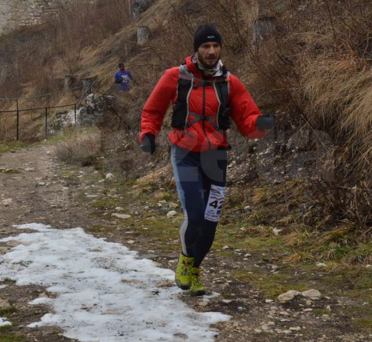 Patimile picioarelor îngheţate » A doua ediţie a Maratonului Zăpezii, cea mai dură competiţie de profil din România, a prefaţat, ieri, la Rîşnov, deschiderea FOTE