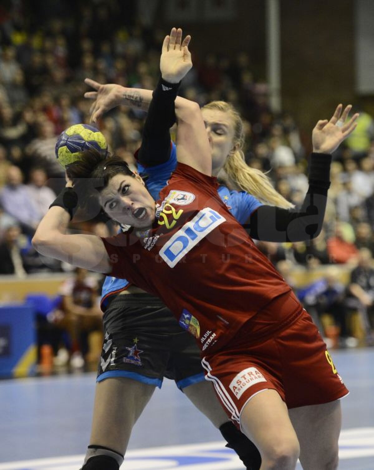 FOTO S-au trezit la viaţă! » Oltchim a obţinut aseară prima victorie din grupele principale în ediţia actuală a Ligii