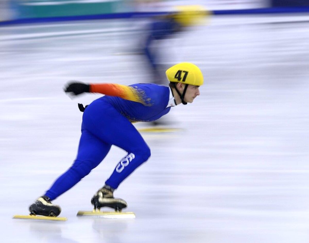 GALERIE FOTO Ambiţie, pasiune, durere » Prima zi FOTE în 10 imagini! Vino pe pîrtii!