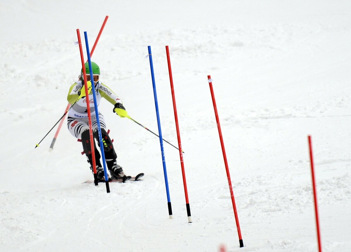 Galerie foto » Fetele au dezamăgit la slalom feminin, băieţii au terminat pe 5 la sărituri