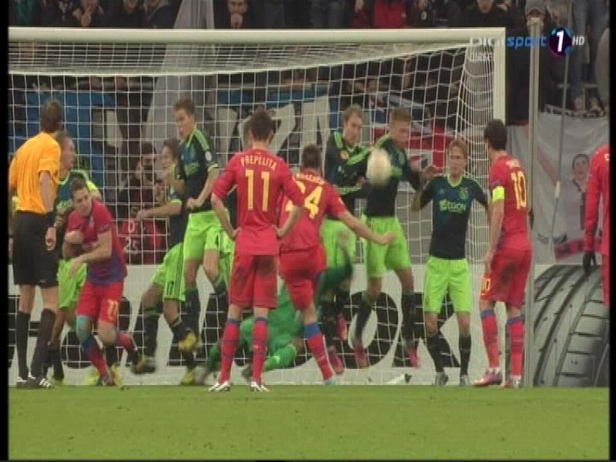 FOTO&VIDEO Două faze la care Steaua a cerut penalty! Ne-a dezavantajat centralul italian?