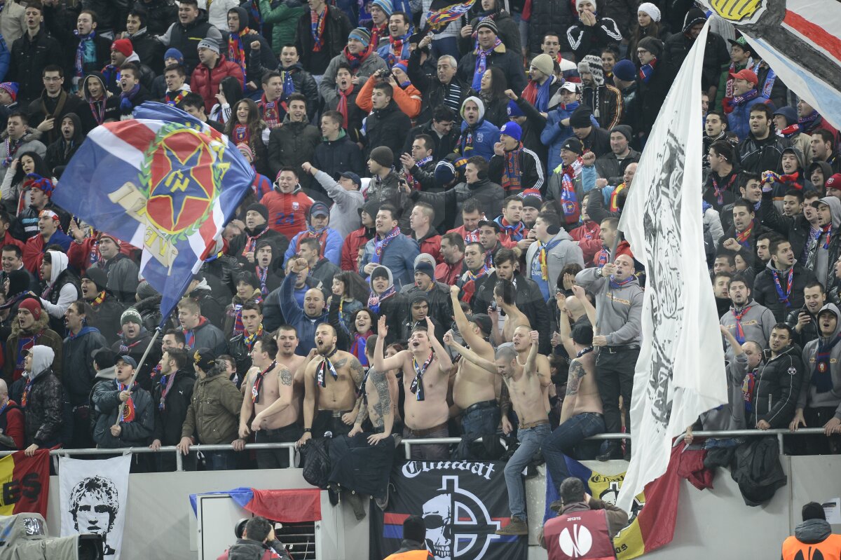 FOTO Fanii Stelei au făcut spectacol în tribune! Bannere cu mesaje anti-Dinamo şi de încurajare pentru Neşu