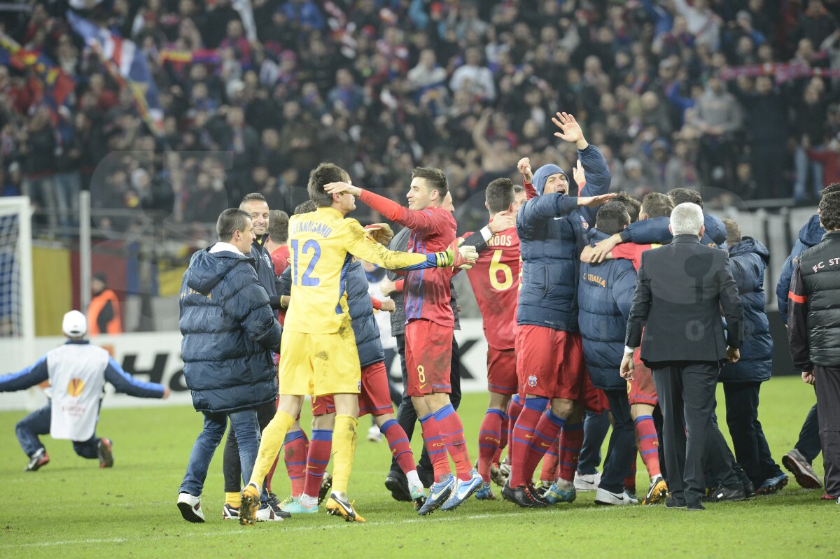 FOTO Explozie de bucurie » Steliştii au dat startul petrecerii alături de fani