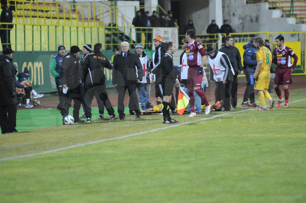 FOTO + VIDEO Cu doi oameni în plus pe teren, gazdele nu au marcat »  Vaslui - CFR Cluj 0-0