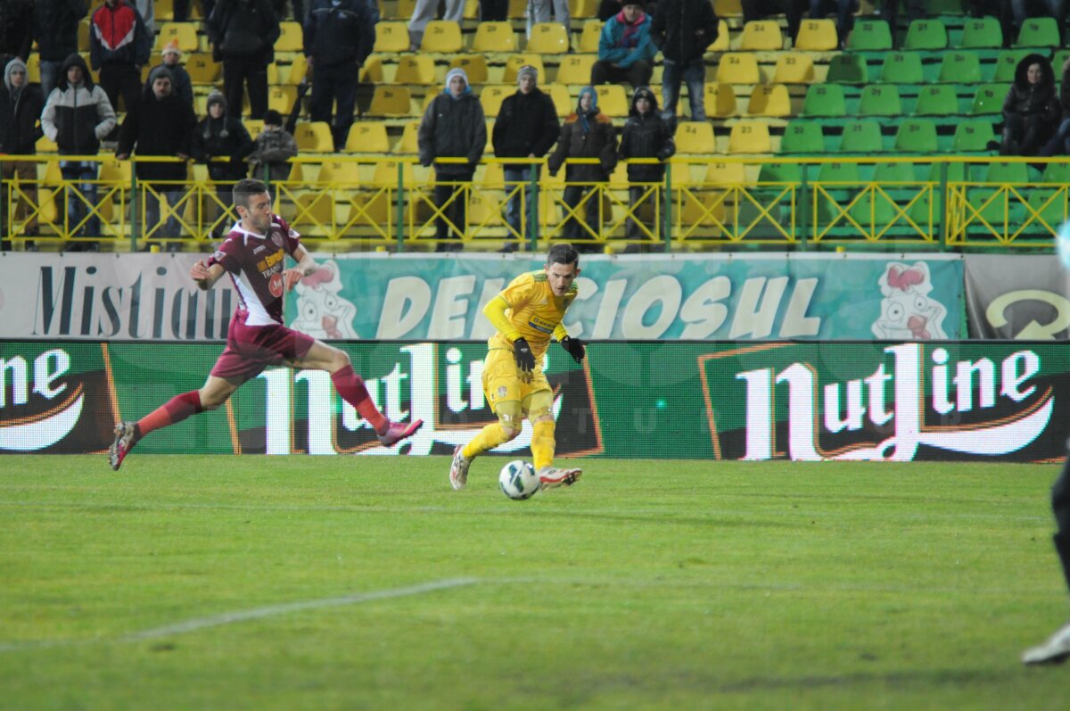 FOTO + VIDEO Cu doi oameni în plus pe teren, gazdele nu au marcat »  Vaslui - CFR Cluj 0-0