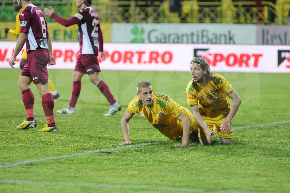 FOTO + VIDEO Cu doi oameni în plus pe teren, gazdele nu au marcat »  Vaslui - CFR Cluj 0-0