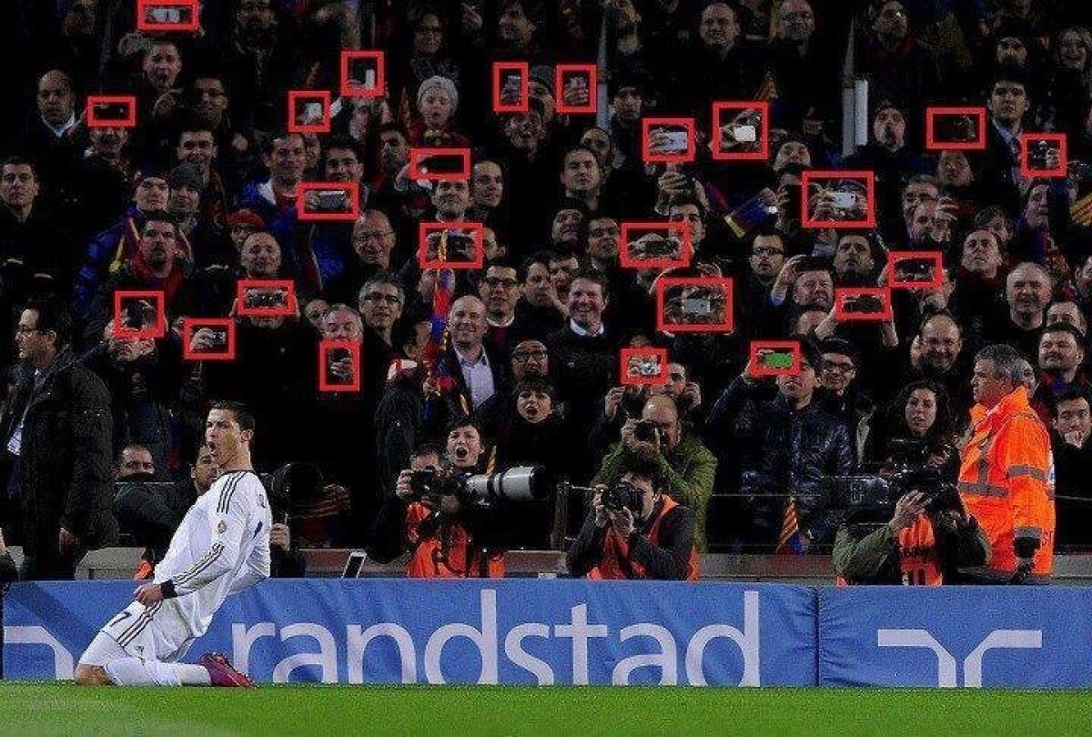 FOTO Gesturile fanilor spun totul: Ronaldo admirat pe Camp Nou, Messi hulit pe Bernabeu