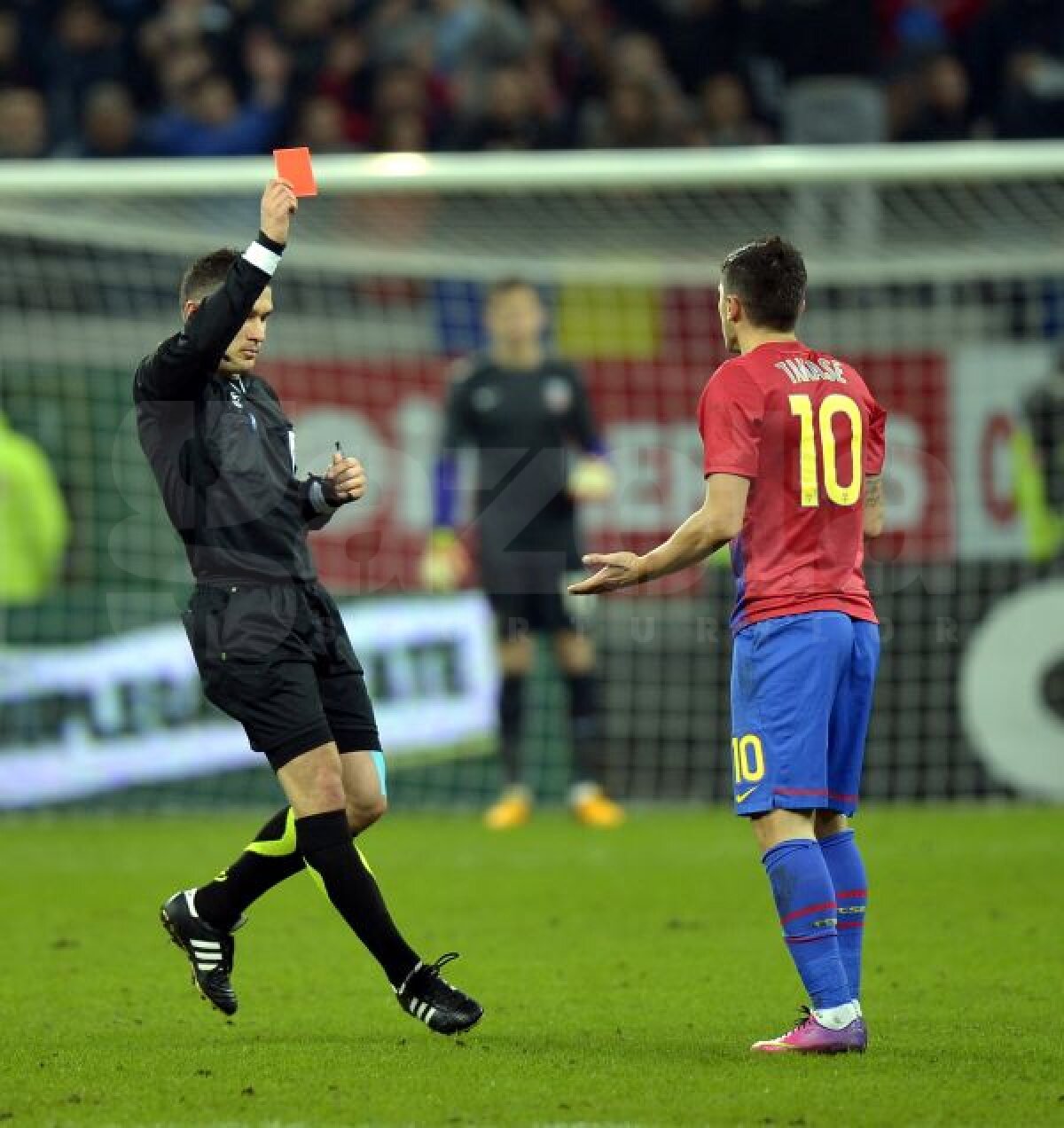 VIDEO+FOTO Reghe a rupt complexul Mediaş » Steaua a învins Gazul cu 3-0 şi e gata de Chelsea