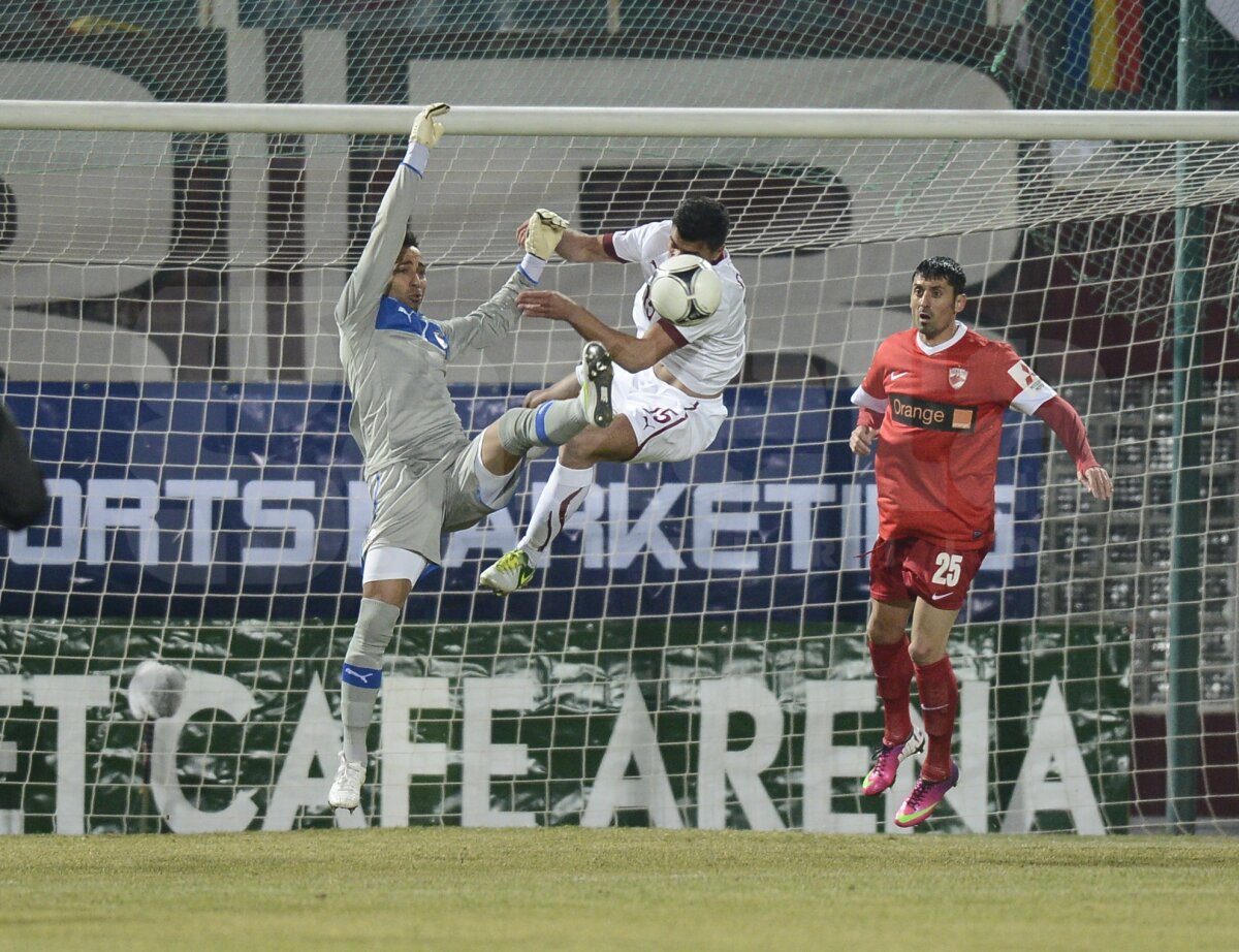 VIDEO şi FOTO "Cîinii" înving în derby şi fac saltul către podium » Rapid - Dinamo 0-1