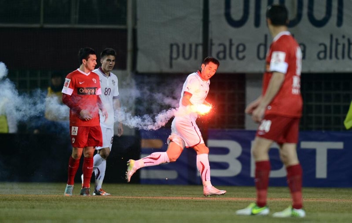 FOTO Atmosferă de vis pe Giuleşti la derby-ul Rapid-Dinamo: "Azi, copii, mîine, legende"