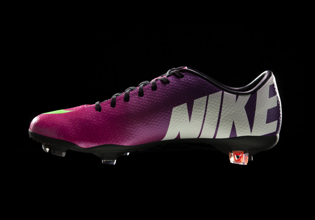 Nike Mercurial Vapor IX ofera performanta si viteza exploziva  pentru cei mai rapizi jucatori din lume