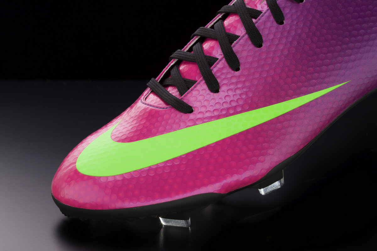 Nike Mercurial Vapor IX ofera performanta si viteza exploziva  pentru cei mai rapizi jucatori din lume