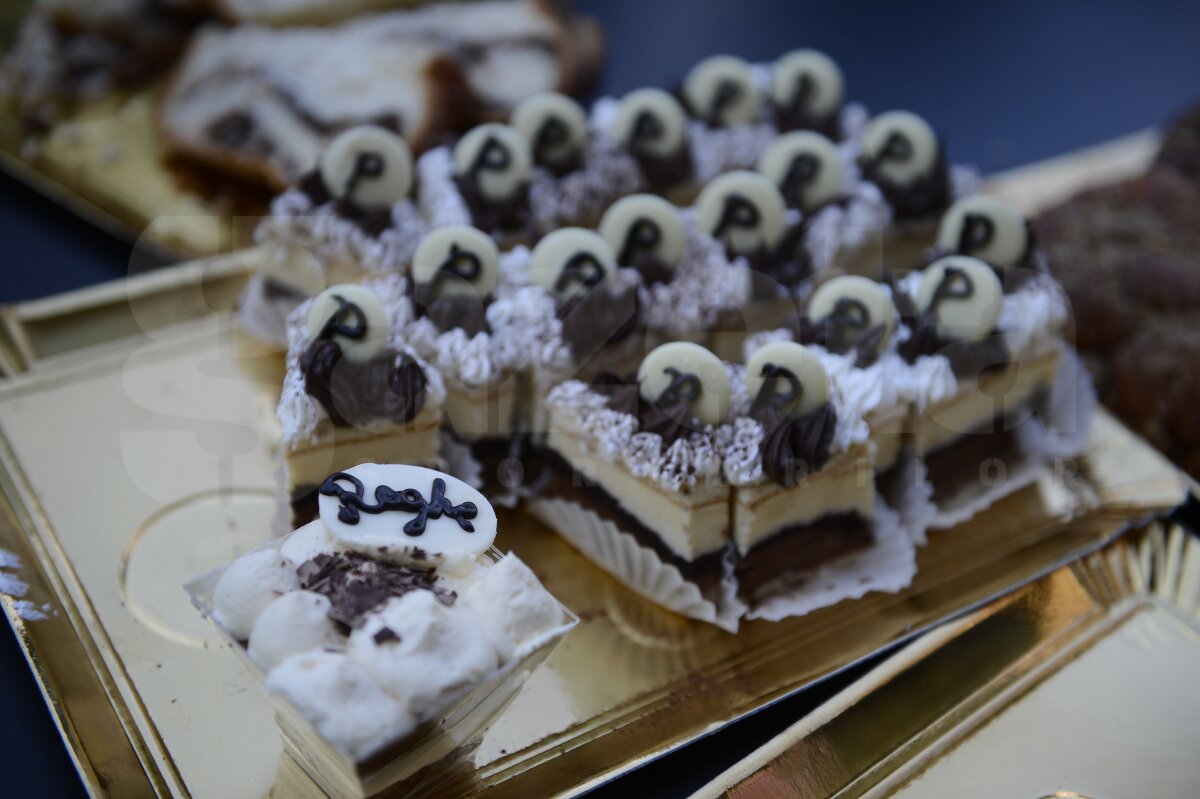 GALERIE FOTO Prăjiturile Reghe şi Prodanca: "Ale lui Laur se vor vinde cel mai bine"