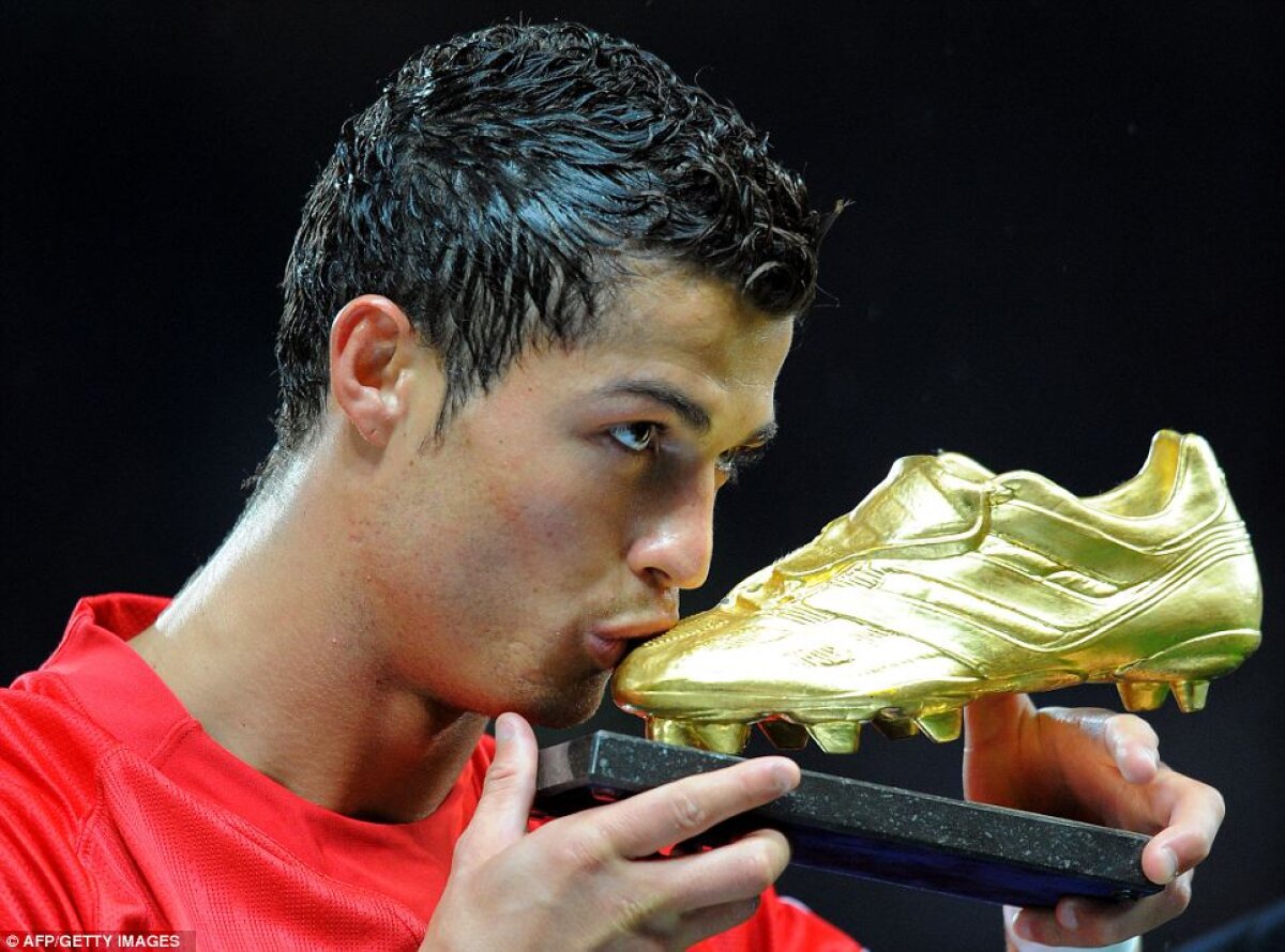 FOTO Welcome back to Manchester! Cariera lui Cristiano Ronaldo la United şi Real în imagini