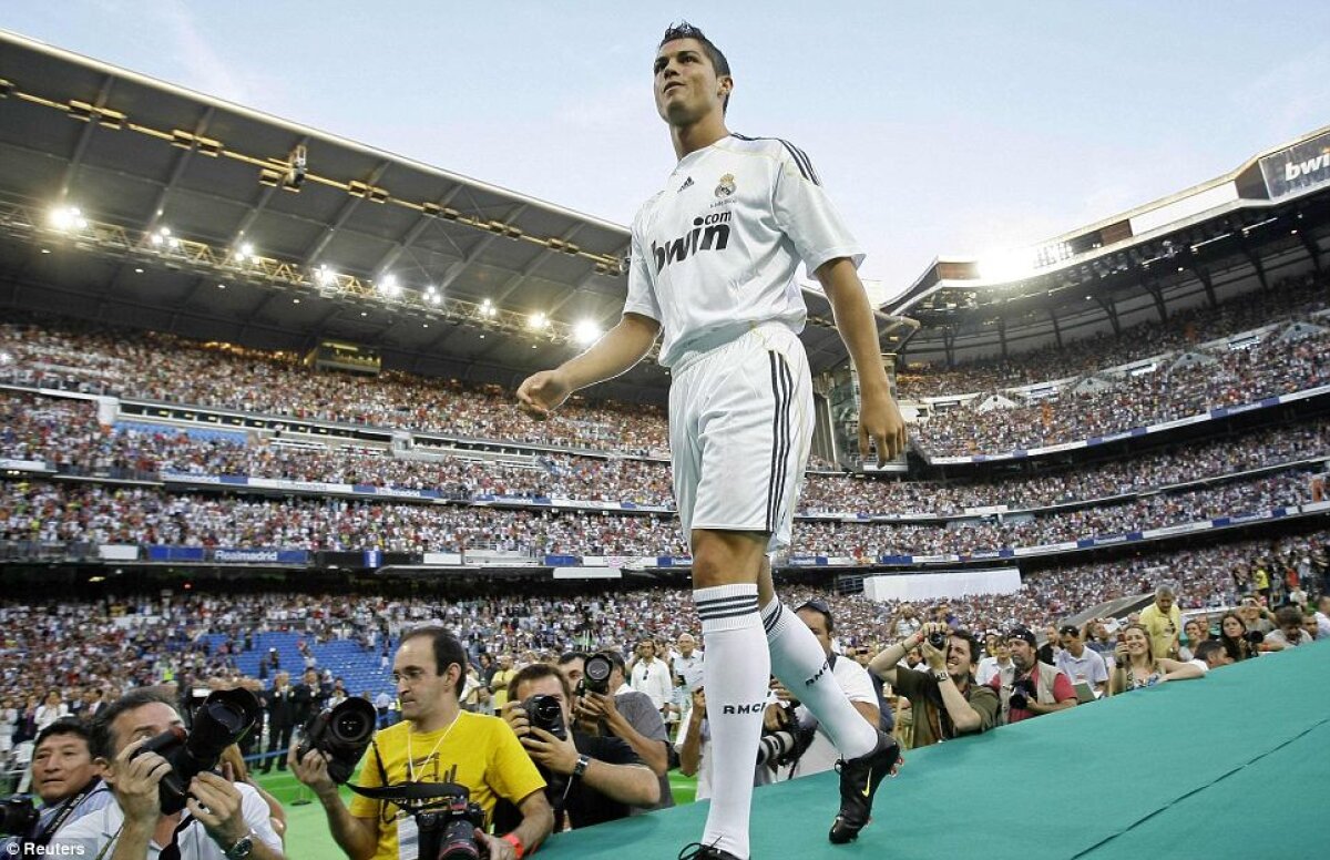 FOTO Welcome back to Manchester! Cariera lui Cristiano Ronaldo la United şi Real în imagini