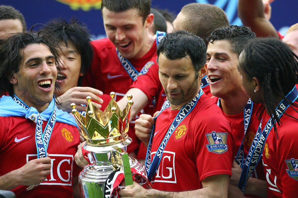 FOTO Date inedite despre Ryan Giggs » Veteranul "diavolilor" e mai tare ca Manchester City