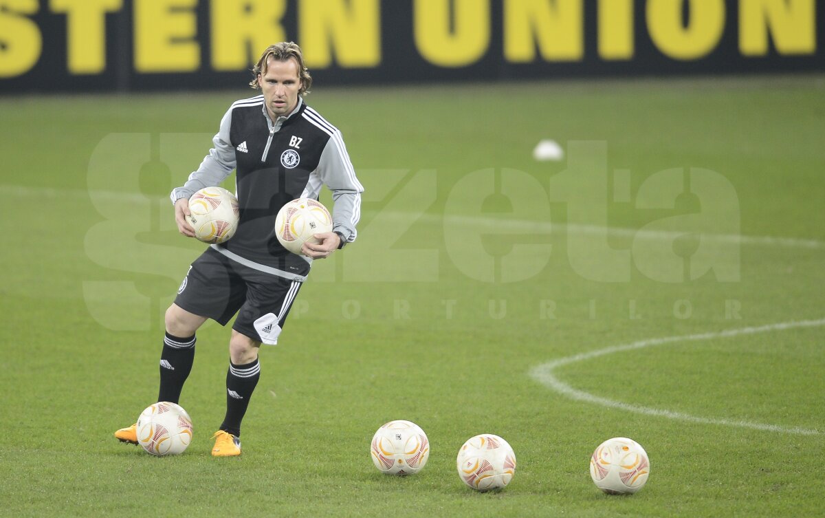 FOTO Spionaţi de Reghe şi MM » Jucătorii lui Chelsea au ridicat brazde pe Arena Naţională