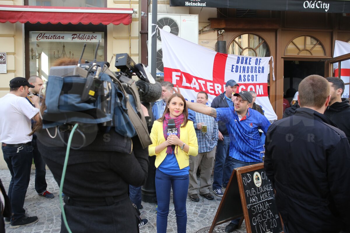 FOTO Suporterii lui Chelsea s-au distrat în Centrul Vechi înainte de meci