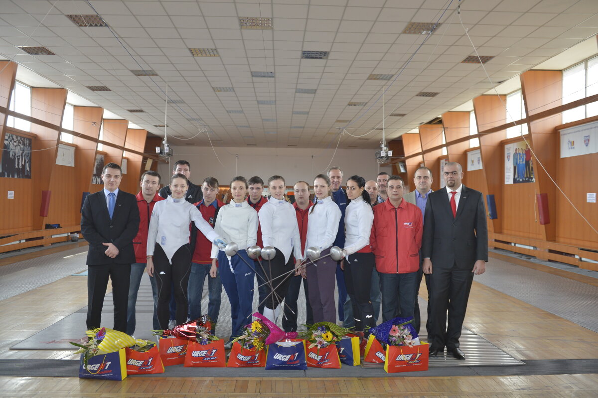 Urgent Curier in vizita la lotul national de spadă! La multi ani, campioanelor!