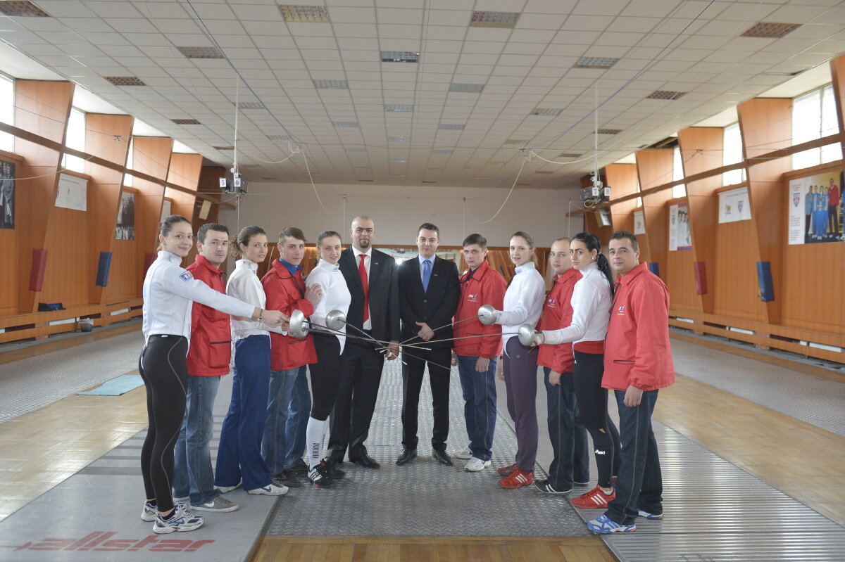 Urgent Curier in vizita la lotul national de spadă! La multi ani, campioanelor!