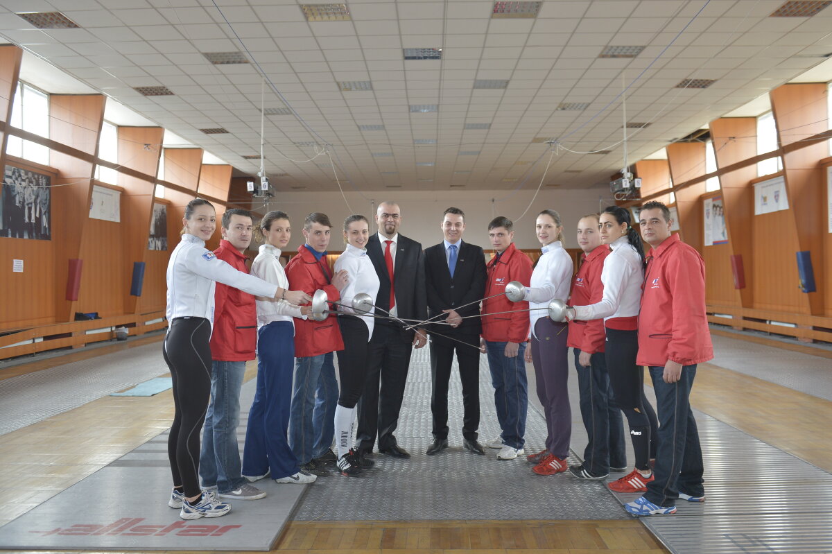 Urgent Curier in vizita la lotul national de spadă! La multi ani, campioanelor!