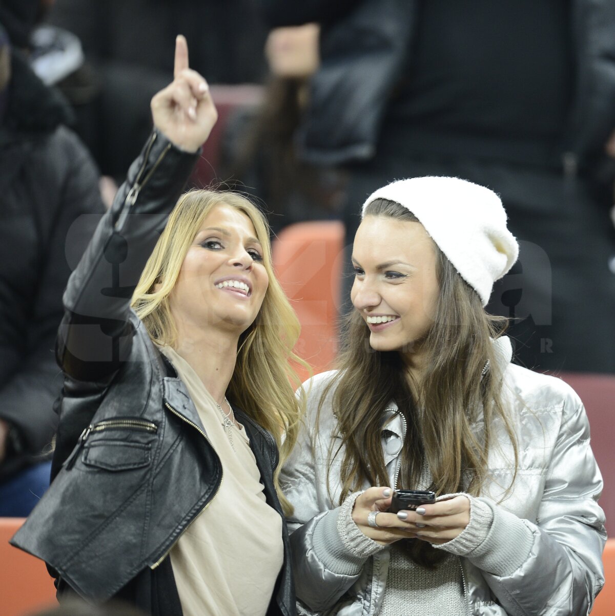 GALERIE FOTO Fetele au luat cu asalt Naţional Arena la Steaua - Chelsea