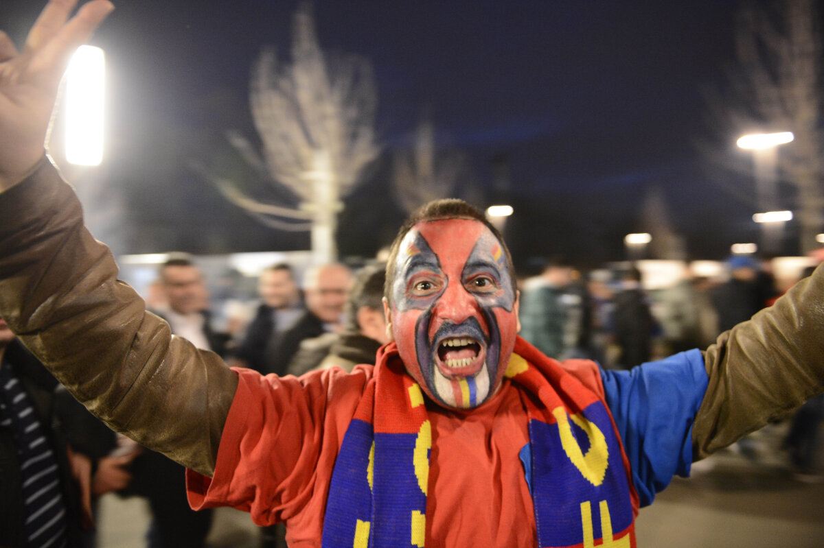 FOTO 7 superimagini de la bucuria suporterilor » Steaua a scos din nou românii în strada