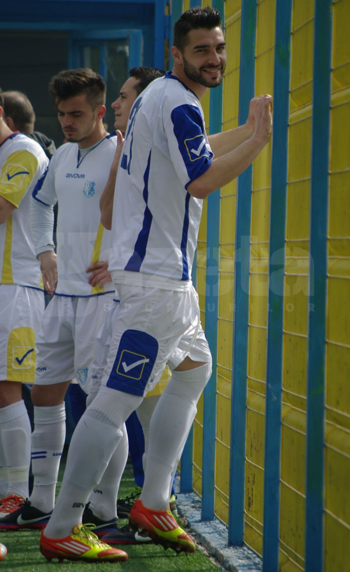 GALERIE FOTO Sportul - Farul, cronica în imagini a unui meci nejucat » Instantanee incredibile cu nebunia creată la stadion