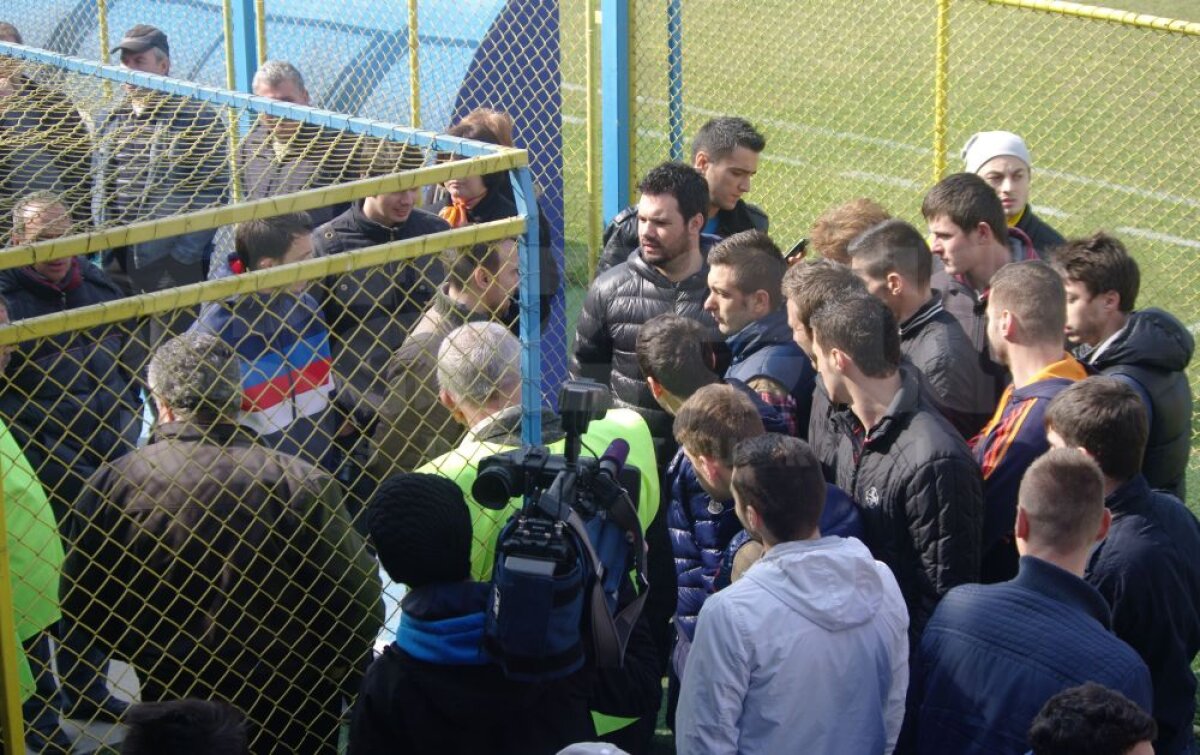 GALERIE FOTO Sportul - Farul, cronica în imagini a unui meci nejucat » Instantanee incredibile cu nebunia creată la stadion