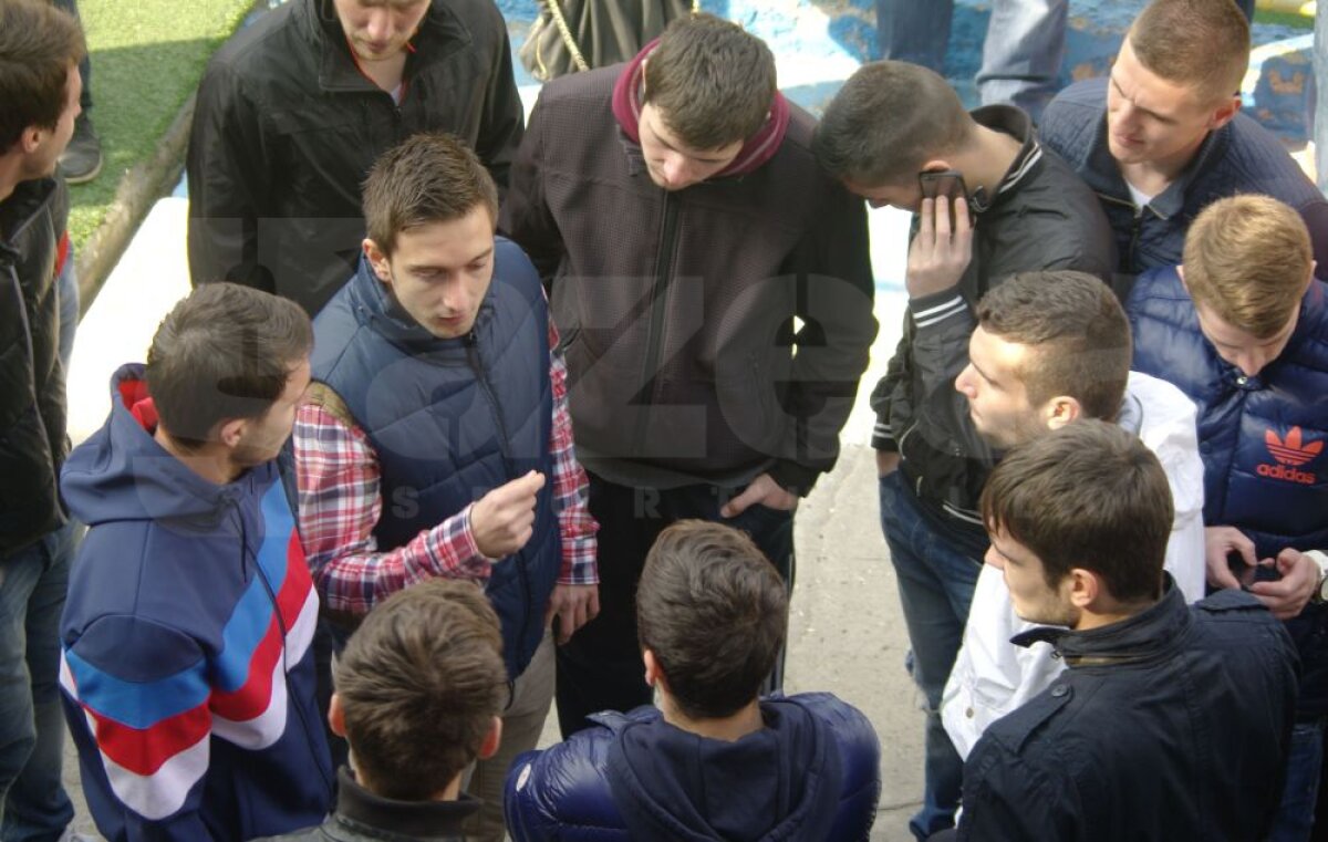 GALERIE FOTO Sportul - Farul, cronica în imagini a unui meci nejucat » Instantanee incredibile cu nebunia creată la stadion