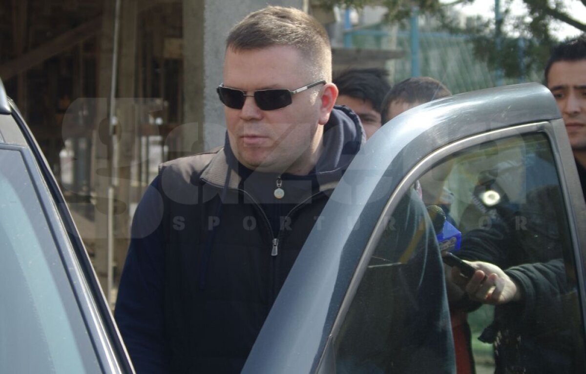 GALERIE FOTO Sportul - Farul, cronica în imagini a unui meci nejucat » Instantanee incredibile cu nebunia creată la stadion