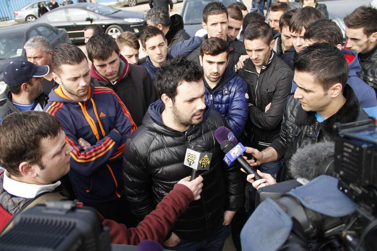 GALERIE FOTO Sportul - Farul, cronica în imagini a unui meci nejucat » Instantanee incredibile cu nebunia creată la stadion