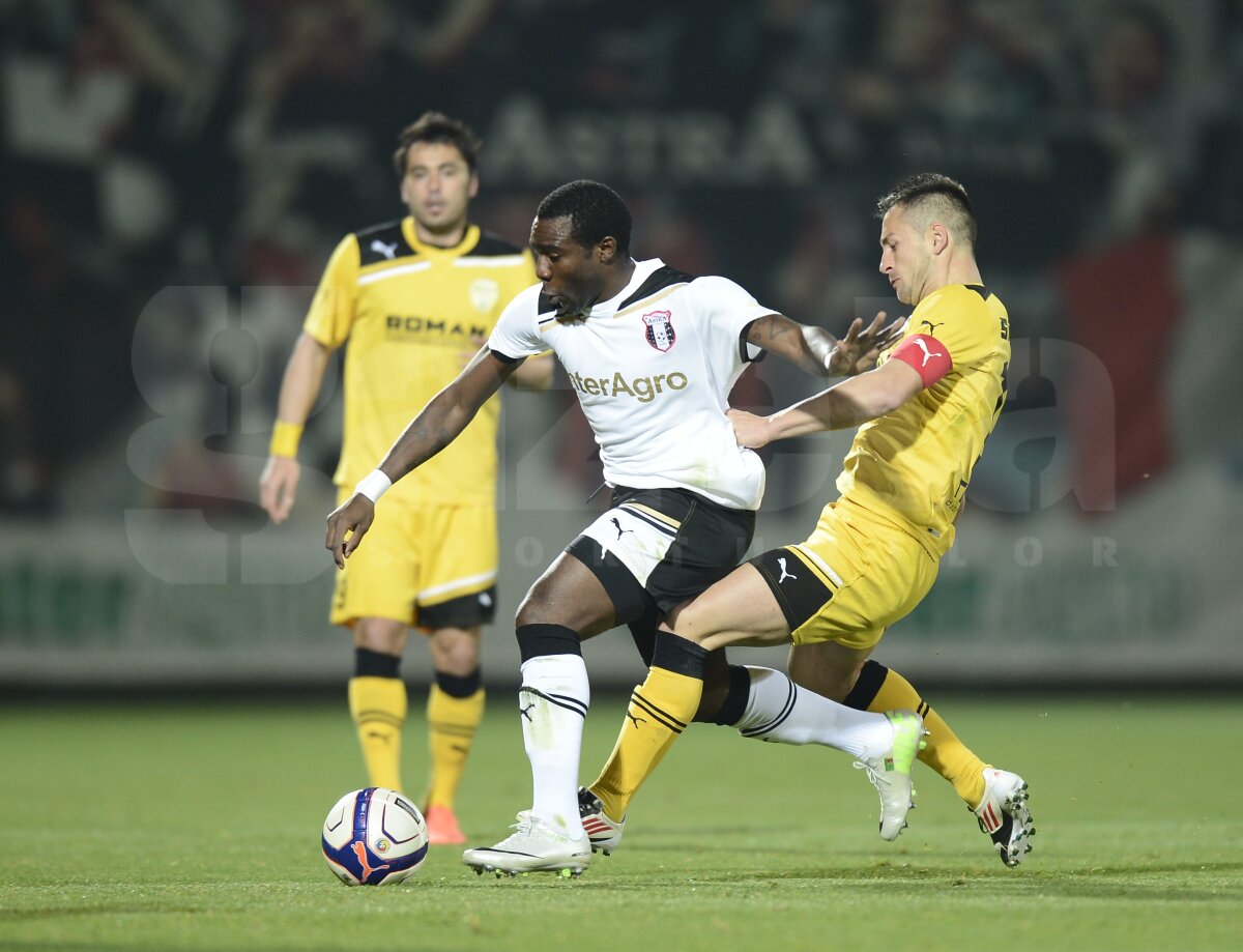FOTO&VIDEO Distracţie cu "stegarii" » Astra - Braşov 3-0 şi giurgiuvenii "arestează" locul 2