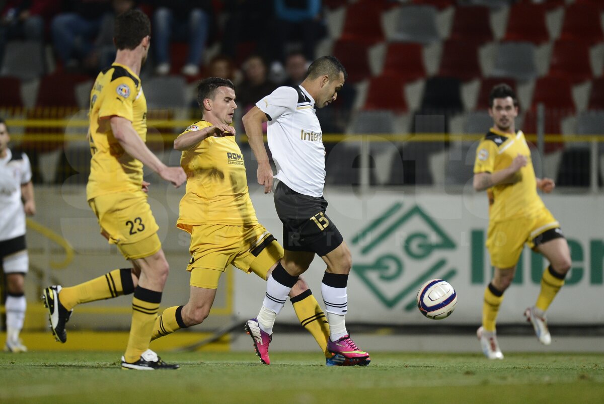 FOTO&VIDEO Distracţie cu "stegarii" » Astra - Braşov 3-0 şi giurgiuvenii "arestează" locul 2