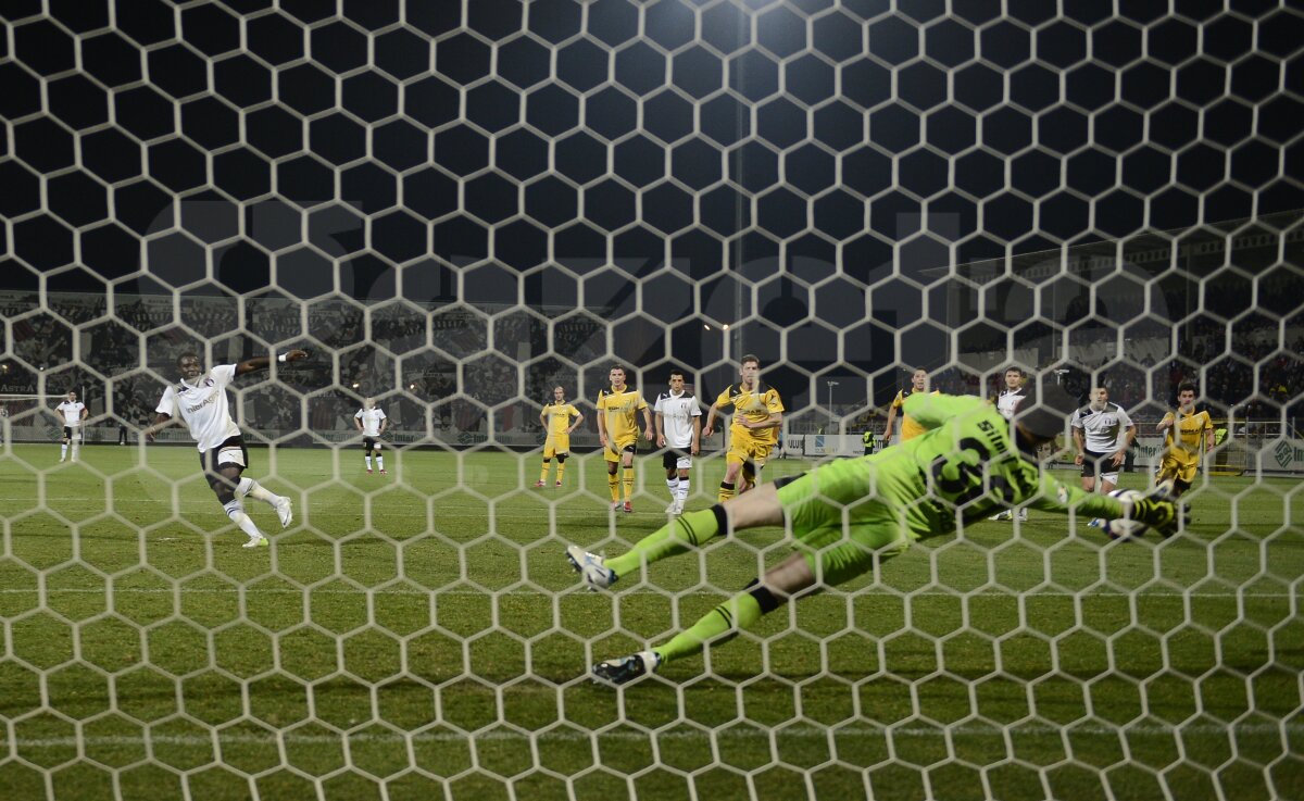 FOTO&VIDEO Distracţie cu "stegarii" » Astra - Braşov 3-0 şi giurgiuvenii "arestează" locul 2