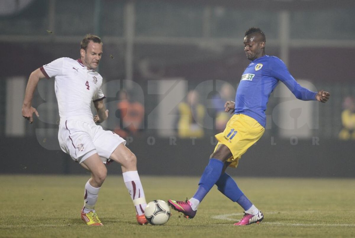 FOTO&VIDEO Spectacol în tribune, fotbal chinuit în teren » Rapid - Petrolul 0-0