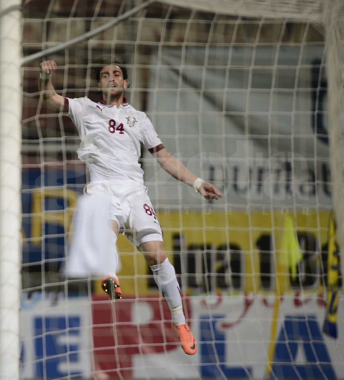 FOTO&VIDEO Spectacol în tribune, fotbal chinuit în teren » Rapid - Petrolul 0-0