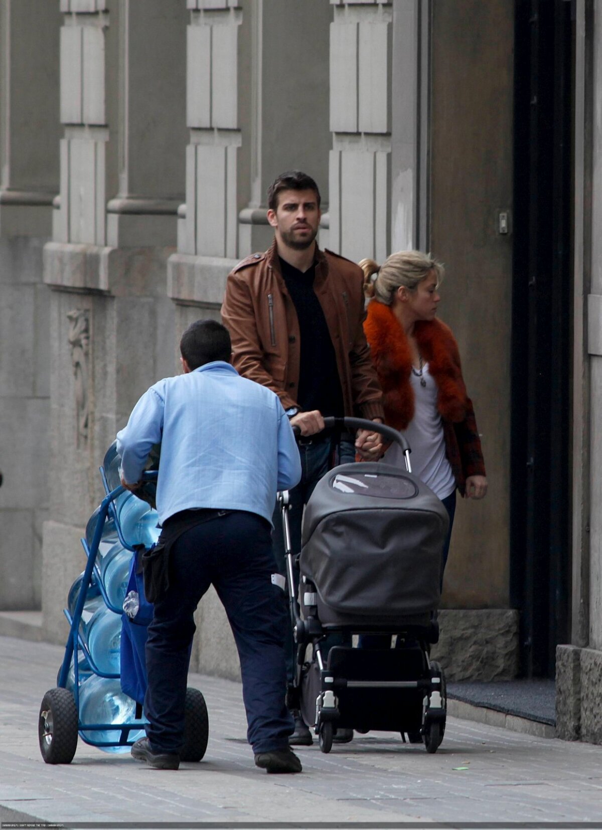 GALERIE FOTO Rolul de părinţi îi prinde de minune pe Gerard Pique şi Shakira