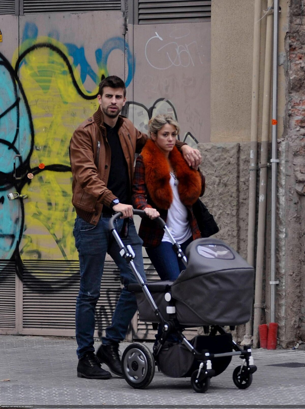 GALERIE FOTO Rolul de părinţi îi prinde de minune pe Gerard Pique şi Shakira