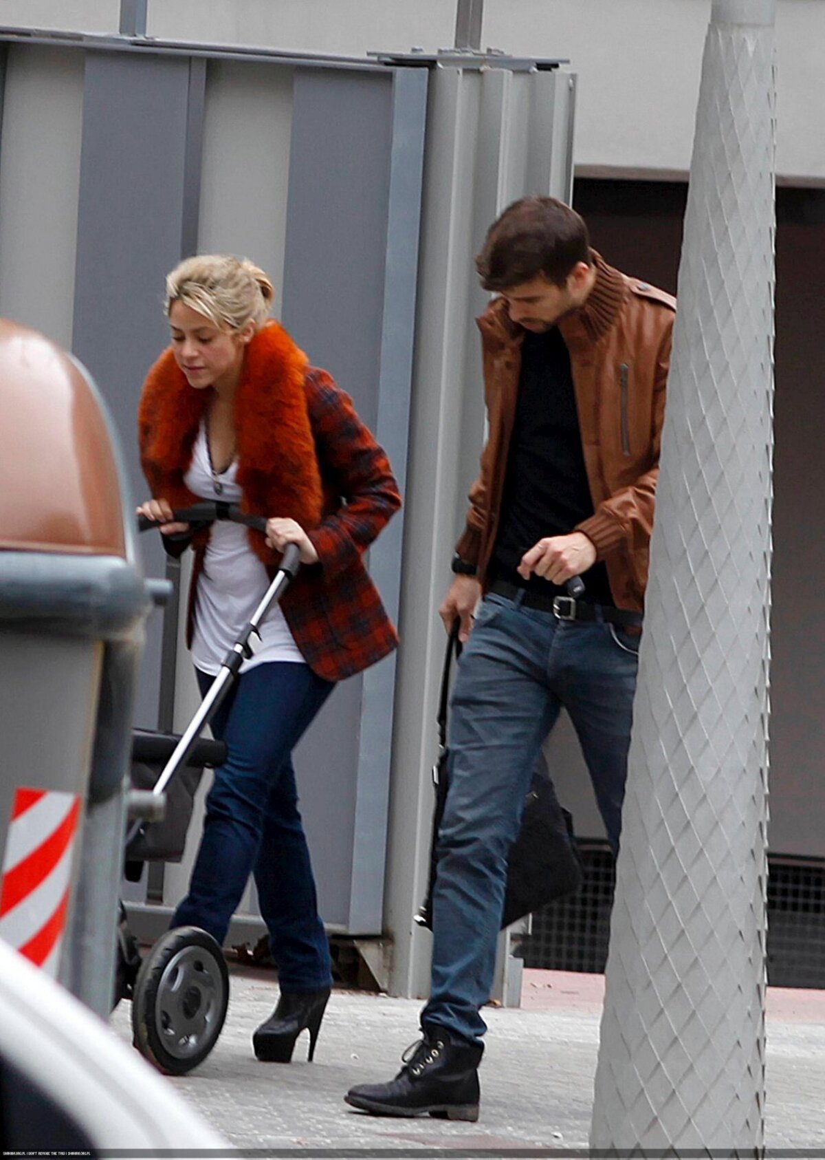 GALERIE FOTO Rolul de părinţi îi prinde de minune pe Gerard Pique şi Shakira