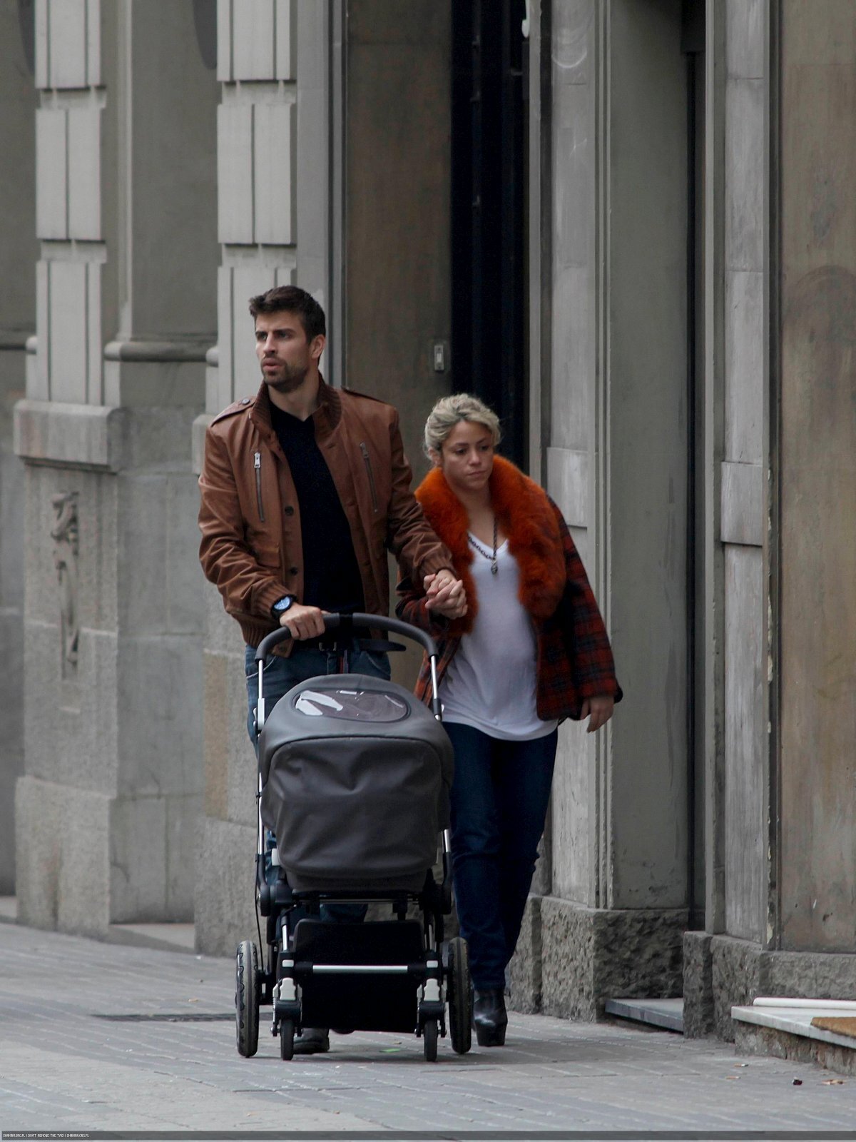 GALERIE FOTO Rolul de părinţi îi prinde de minune pe Gerard Pique şi Shakira