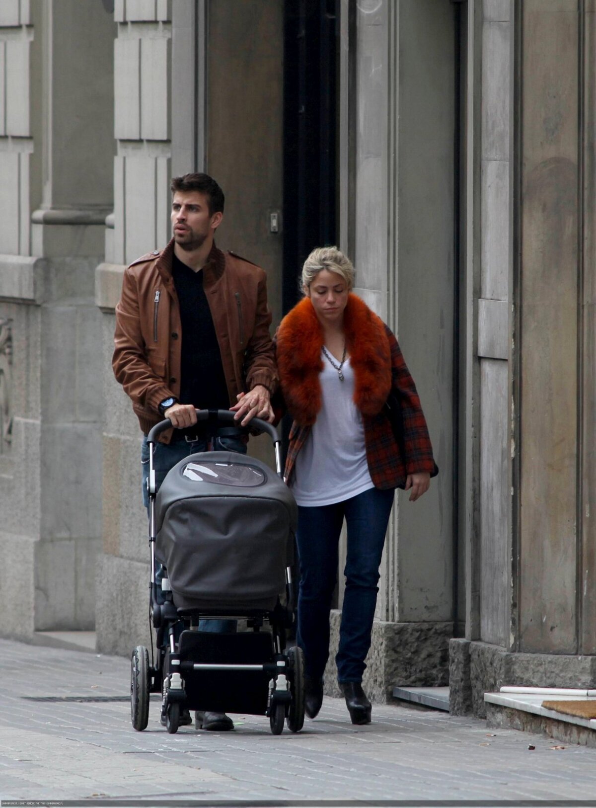 GALERIE FOTO Rolul de părinţi îi prinde de minune pe Gerard Pique şi Shakira