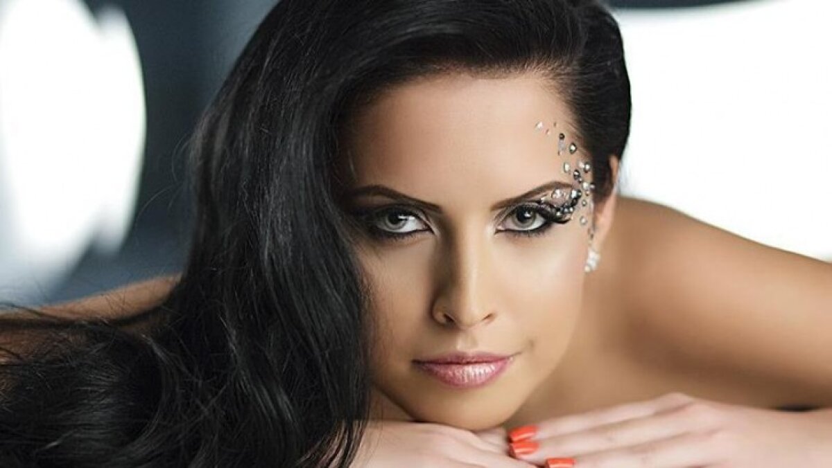 GALERIE FOTO » L-a refuzat pe "Prinţ" dar nu şi pe Marica! Atacantul lui Schalke şi-a tras vedetă Playboy