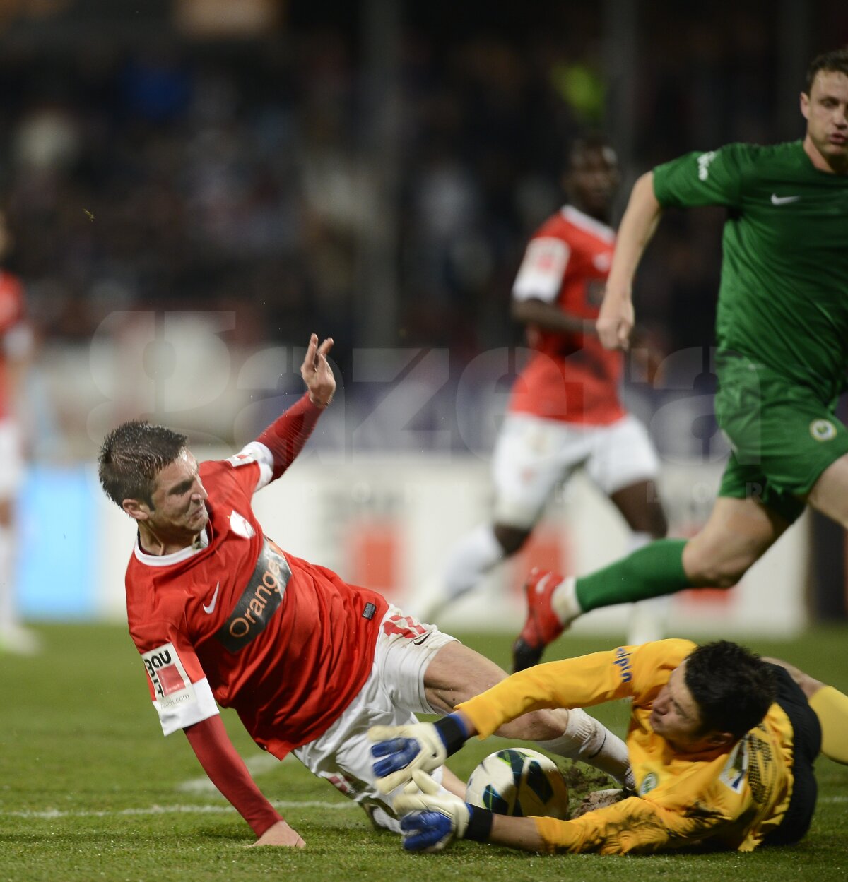 FOTO şi VIDEO Dinamo - Concordia 2-0 » "Cîinii" au bătut tot în 2013 şi au urcat pe 4