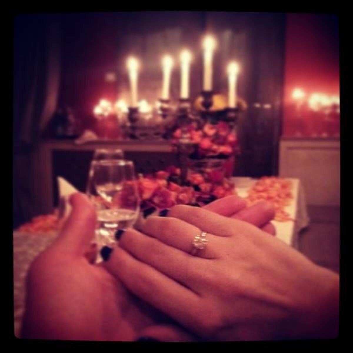 FOTO Romanticul Chiricheş » Şi-a cerut iubita de soţie chiar de ziua ei